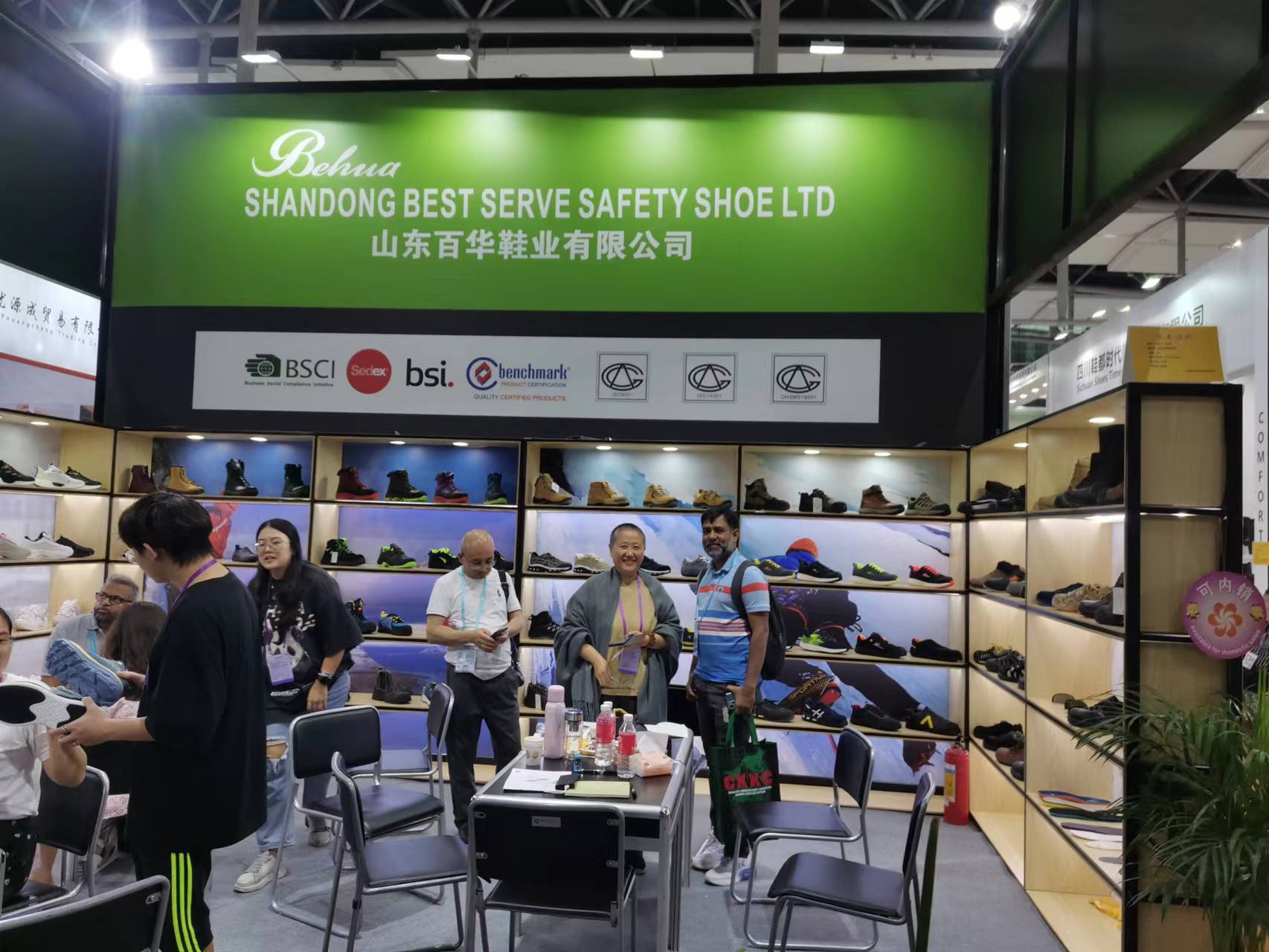 第134屆廣交會(huì)圓滿落幕，百華鞋業(yè)不負(fù)眾望，載譽(yù)收官！